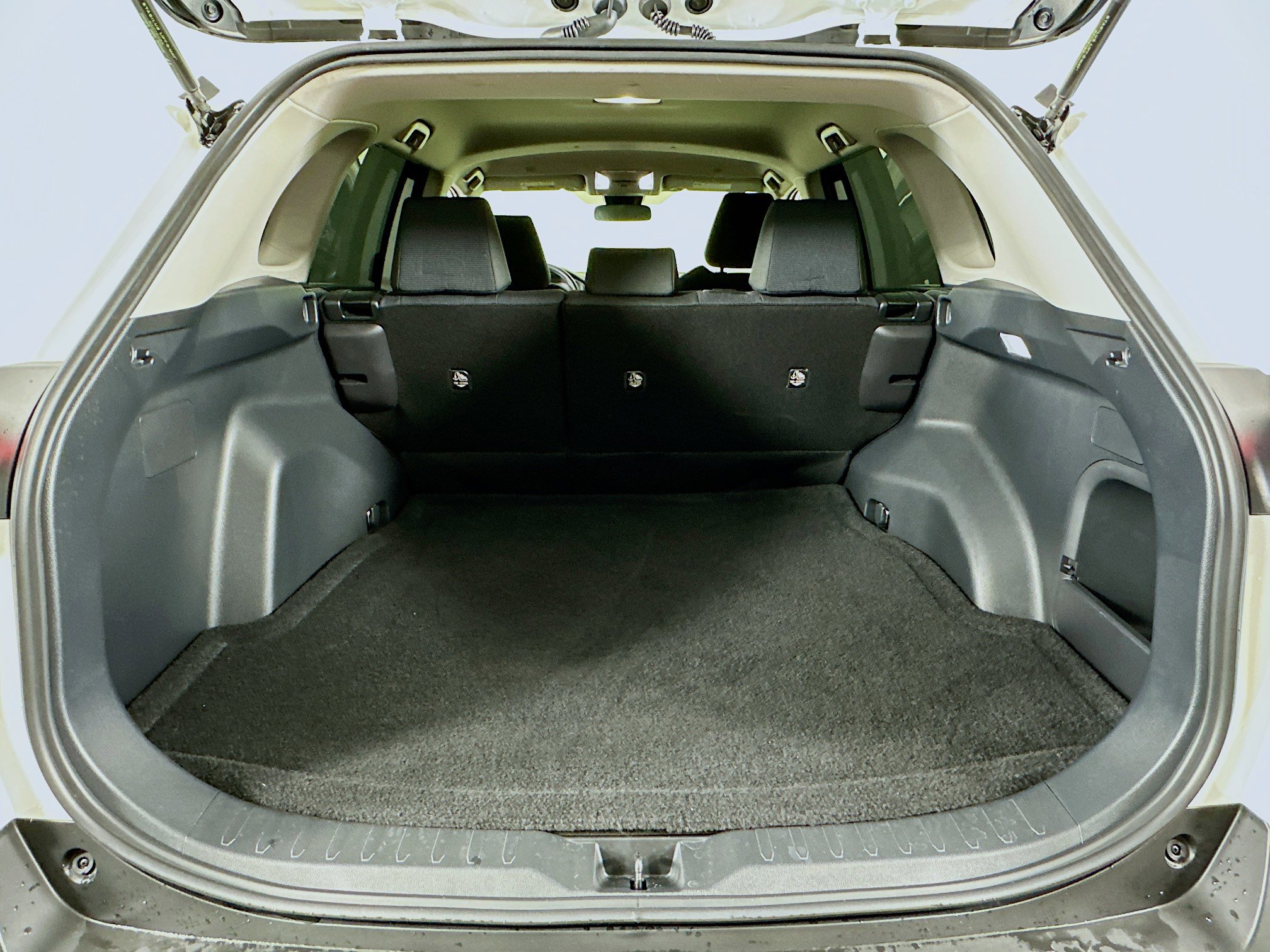 Used 2025 Toyota RAV4 LE image 27