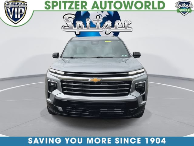 Used 2025 Chevrolet Traverse High Country w/ LPO, Floor Liner Package AWD/4WD video 3