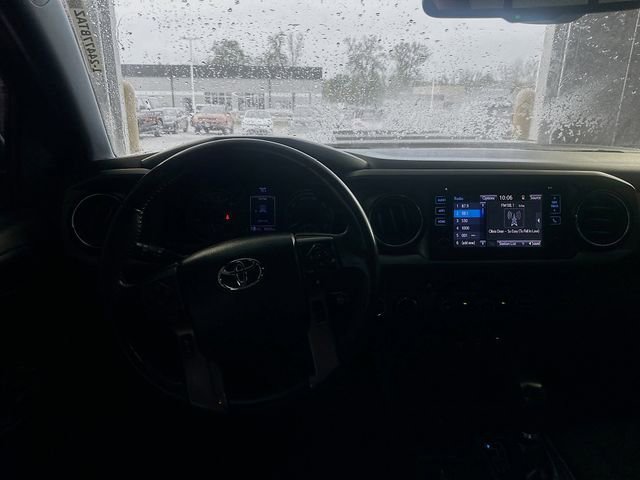 Used 2019 Toyota Tacoma TRD Sport image 17