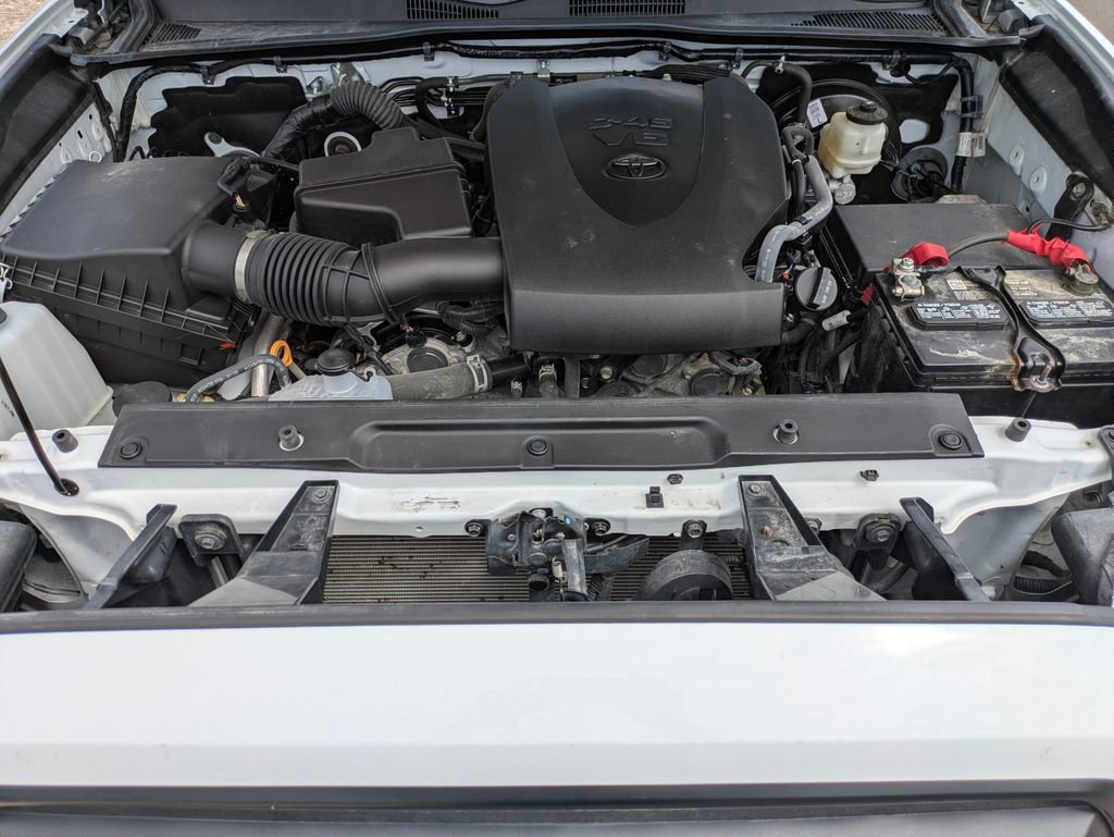 Used 2021 Toyota Tacoma SR AWD/4WD image 9