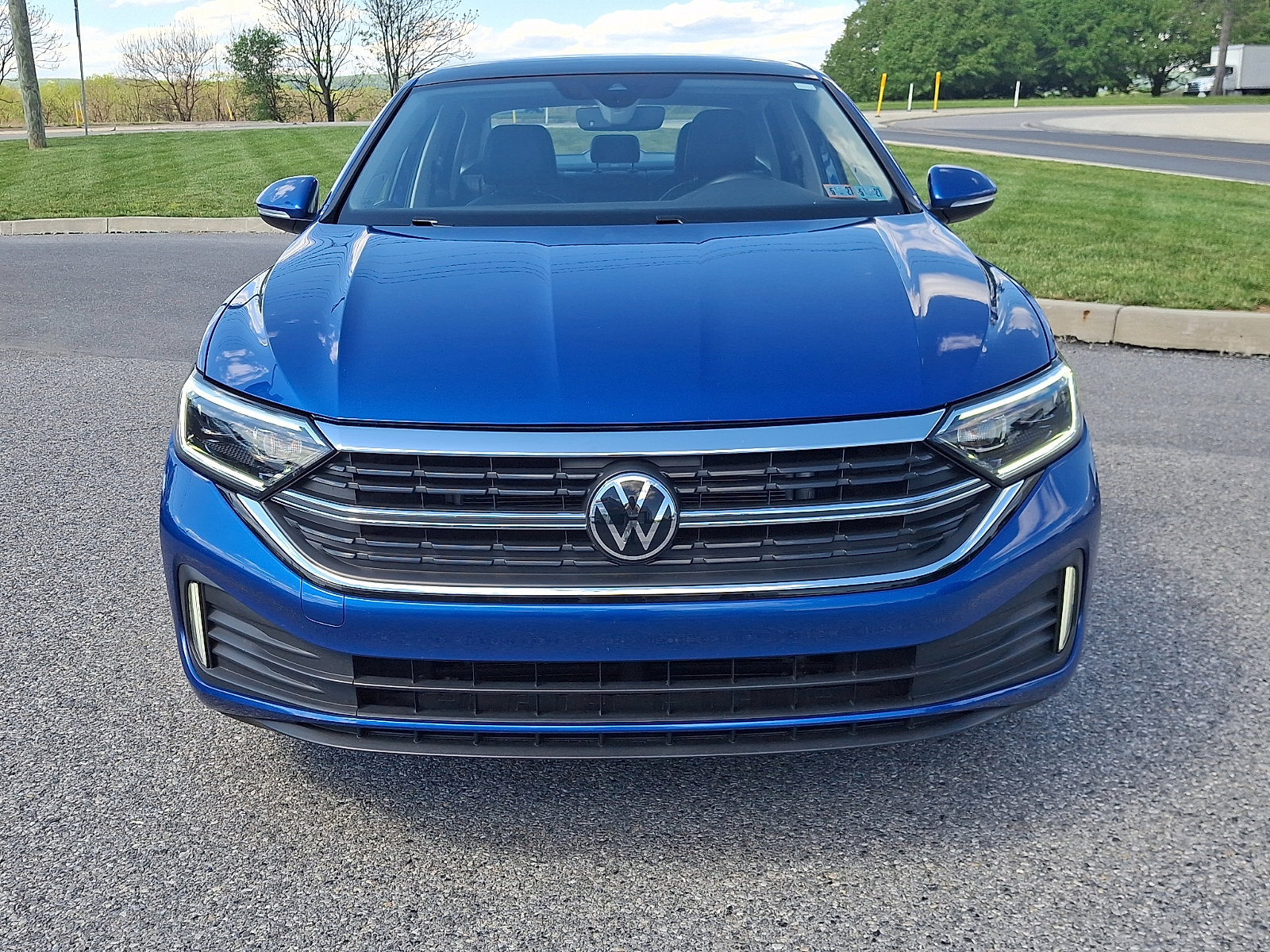 Used 2024 Volkswagen Jetta SEL FWD image 3