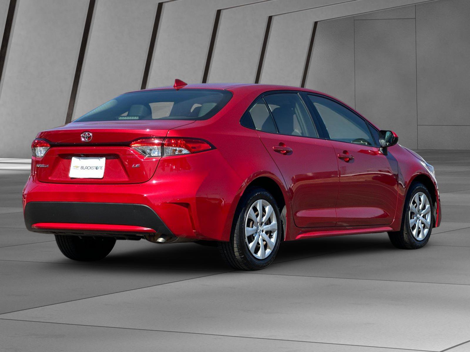 Used 2020 Toyota Corolla LE FWD image 4