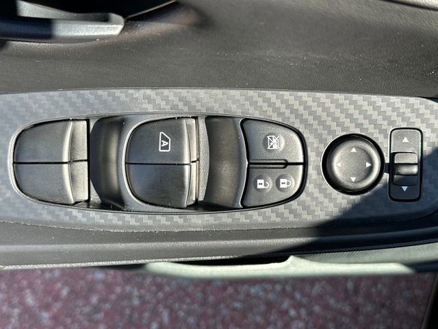 Used 2025 Nissan Sentra S image 12