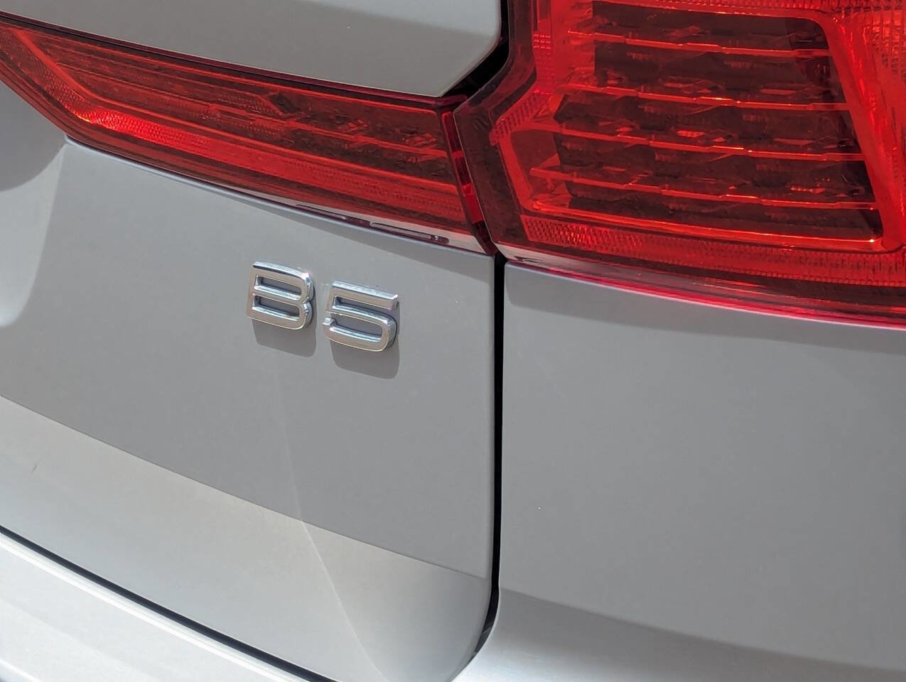 Used 2022 Volvo XC60 B5 Momentum FWD image 9