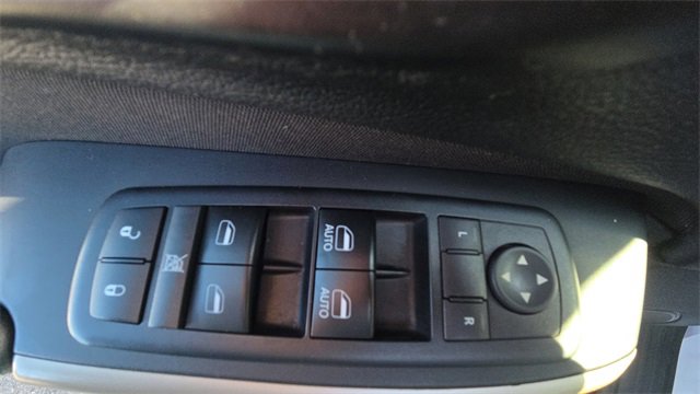 Used 2017 Jeep Cherokee Latitude image 23