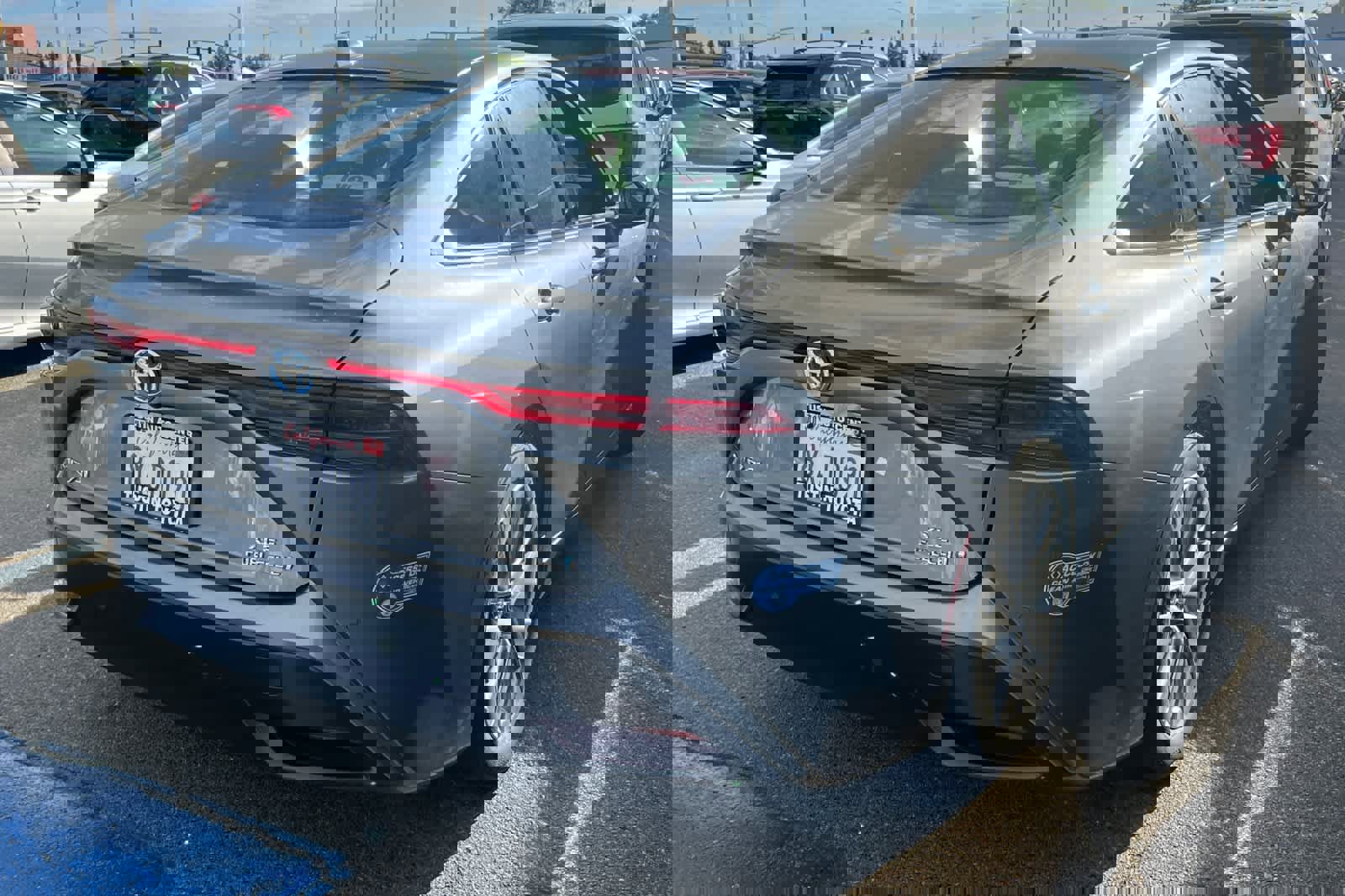 Used 2021 Toyota Mirai XLE w/ Advanced Technology Package image 4