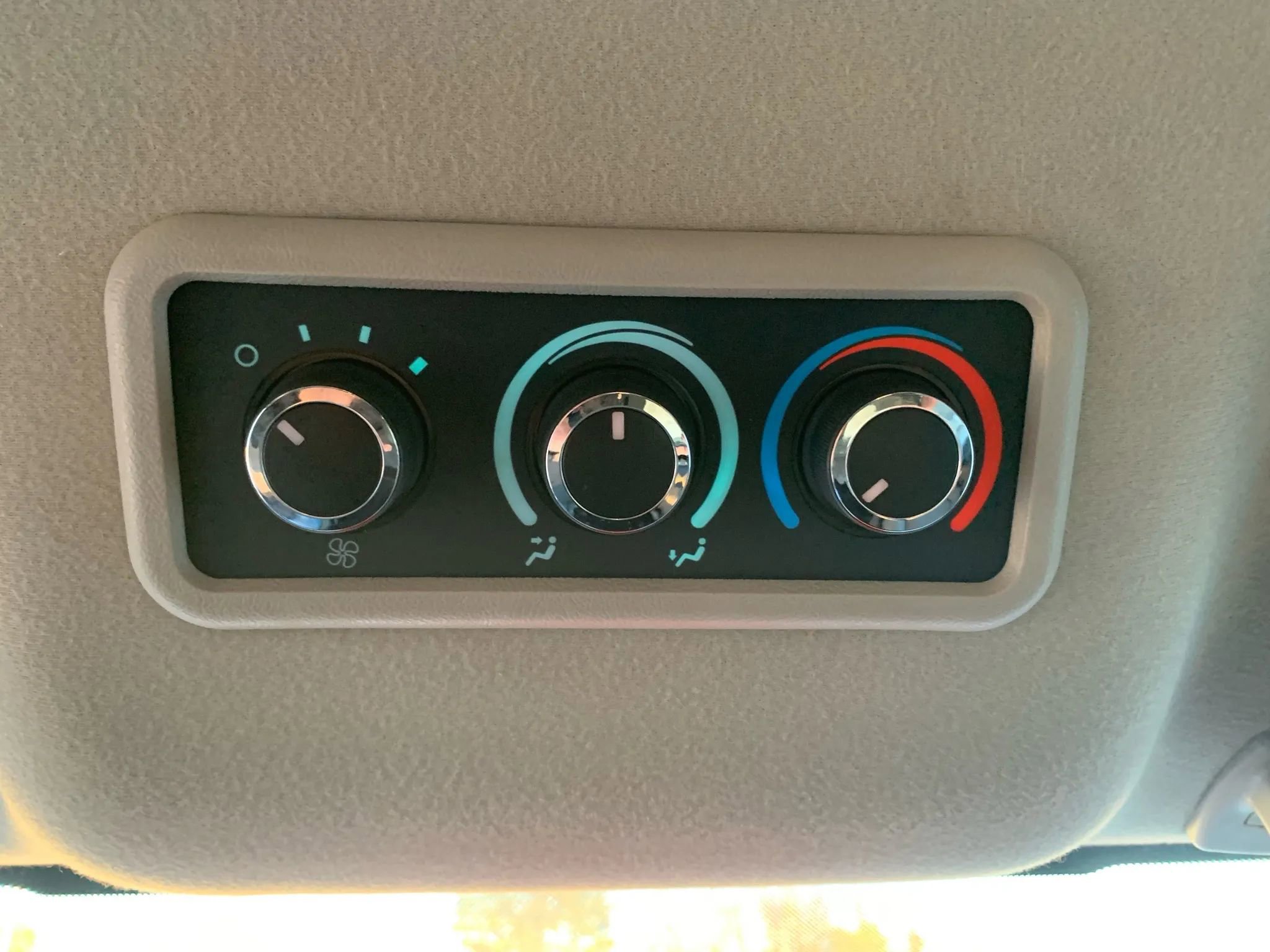 Used 2016 Chevrolet Express 3500 LS w/ Chrome Appearance Package image 17