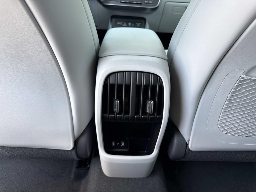 Used 2026 Hyundai Kona SEL Premium FWD image 16