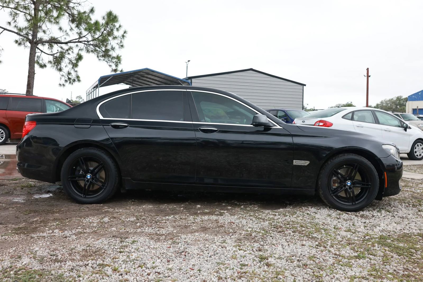 Used 2011 BMW 740i image 8