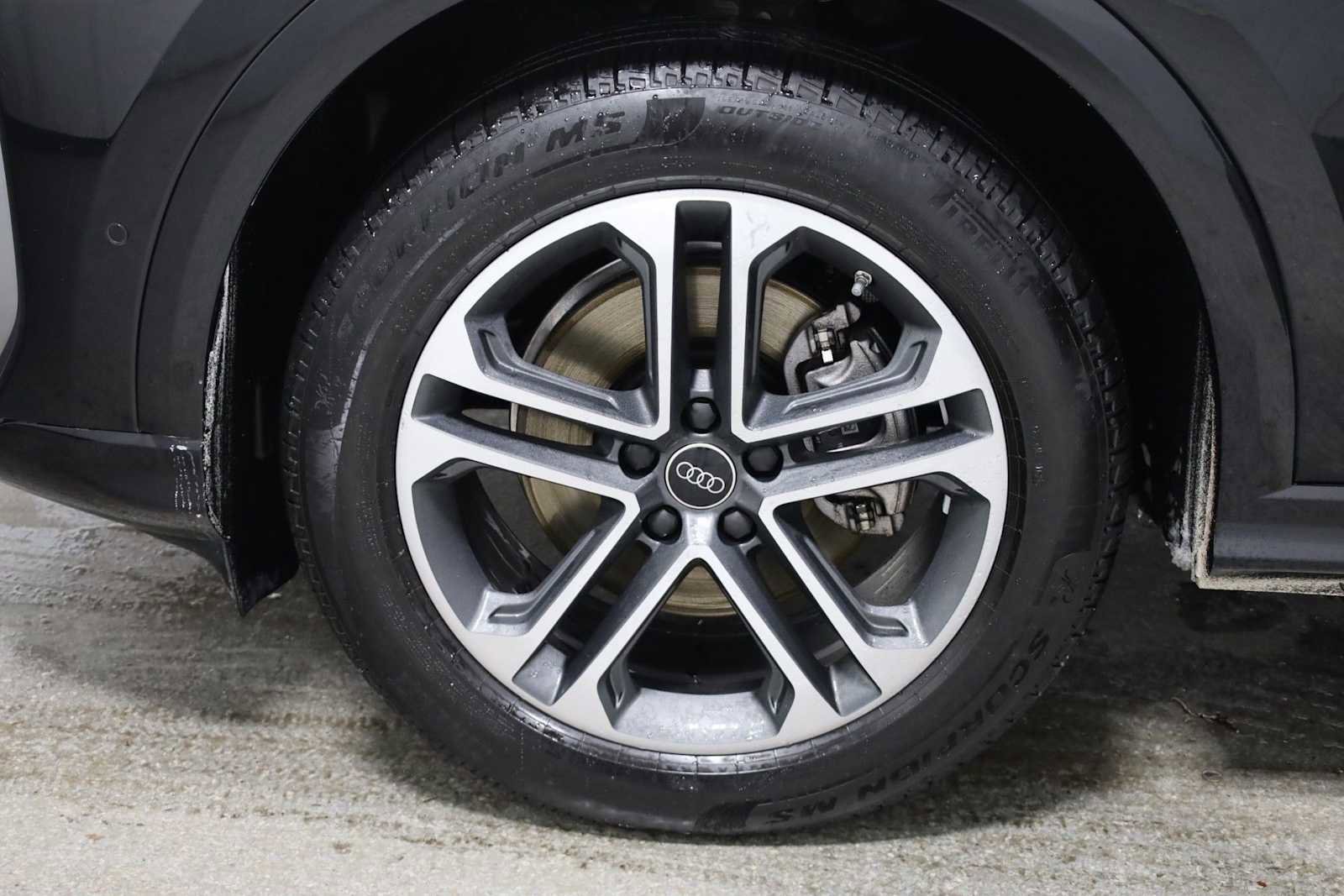 Certified 2025 Audi Q5 Prestige image 38