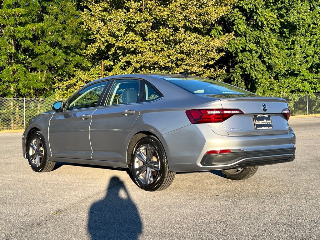 Used 2024 Volkswagen Jetta SE FWD image 9