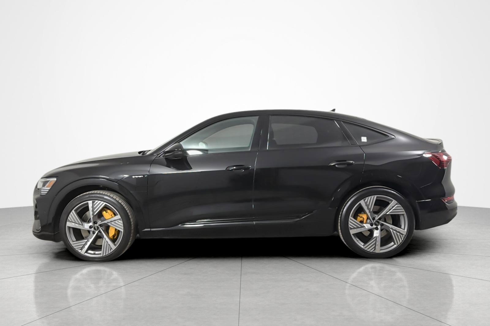 Used 2023 Audi e-tron Prestige AWD/4WD image 2