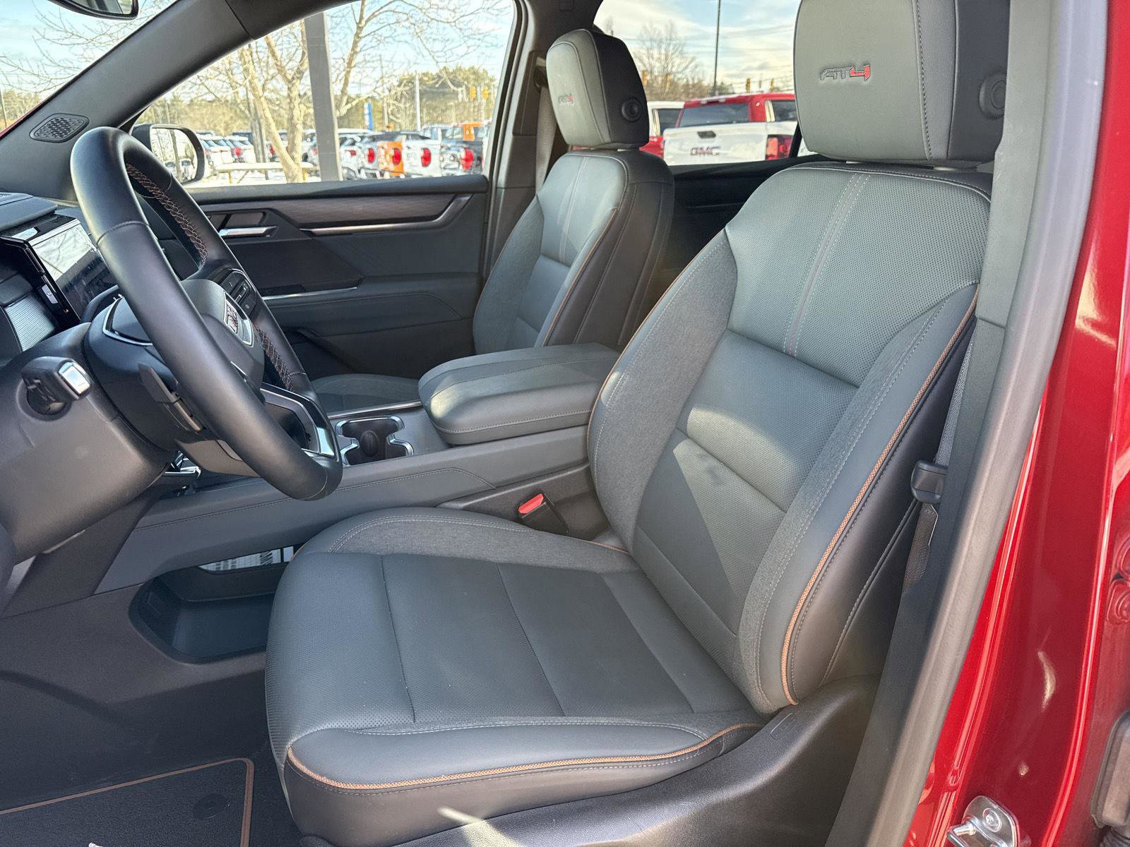 Used 2024 GMC Acadia AT4 image 10