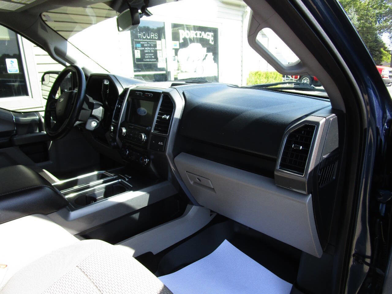 Used 2017 Ford F150 XLT w/ Equipment Group 302A Luxury image 12