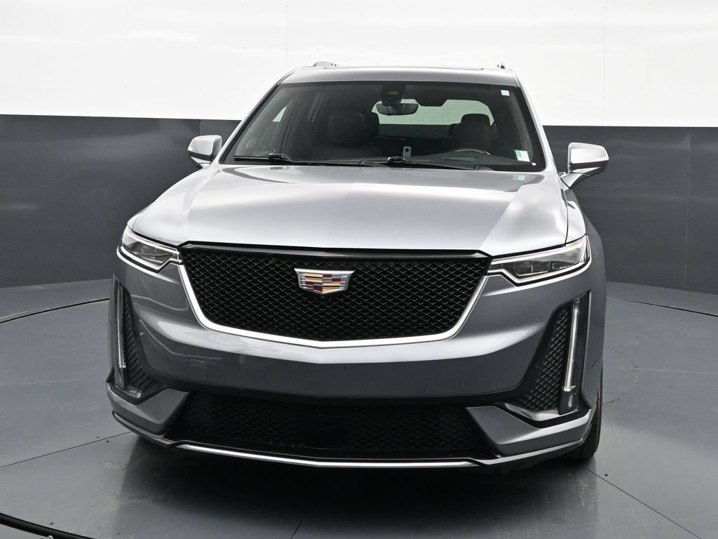 Used 2022 Cadillac XT6 Sport w/ Technology Package AWD/4WD image 2