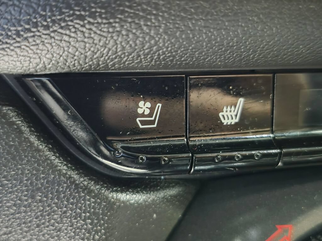 Used 2019 Chevrolet Blazer Premier w/ Sun and Wheels Package AWD/4WD image 19