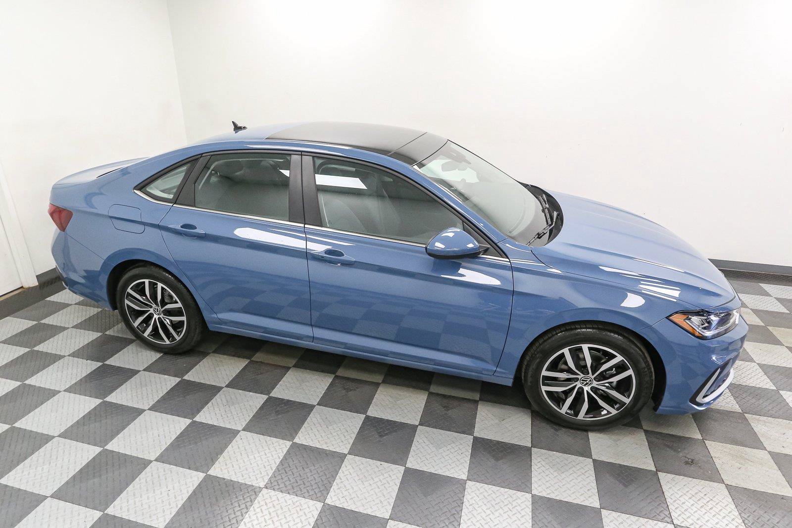 New 2027 Volkswagen Jetta SE FWD image 5