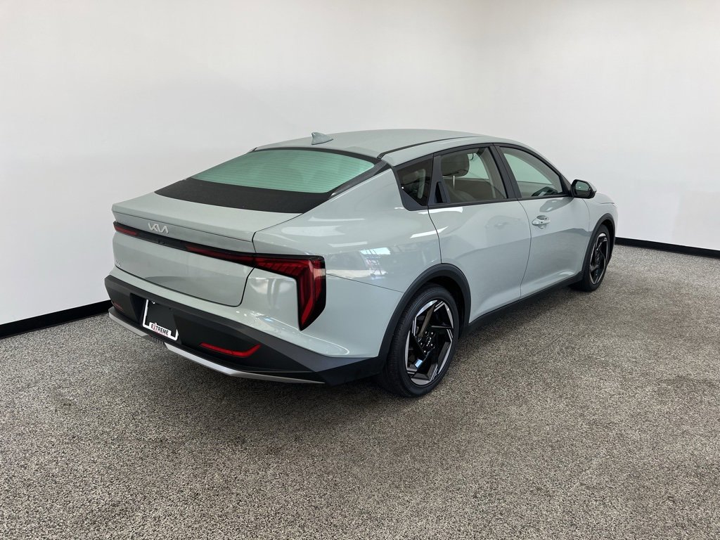 Used 2025 Kia K4 EX image 19