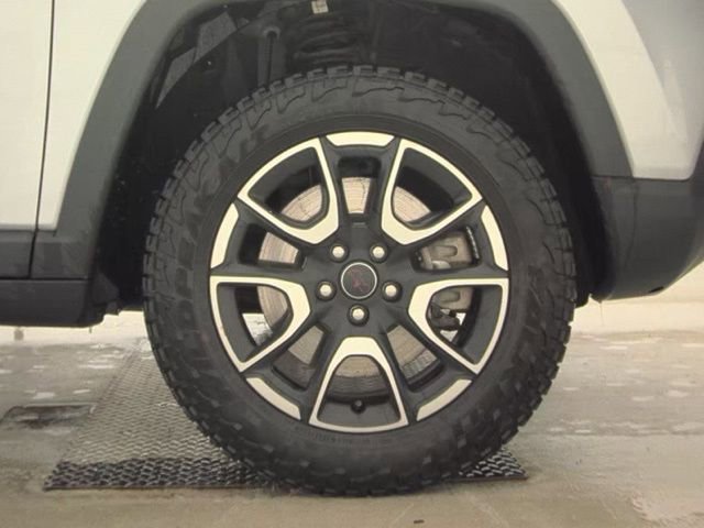 Used 2025 Jeep Compass Trailhawk image 19