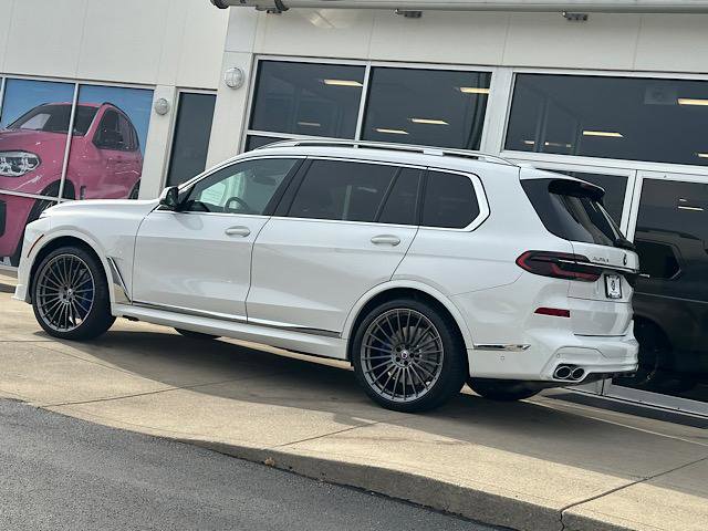 Used 2025 BMW ALPINA XB7 image 7