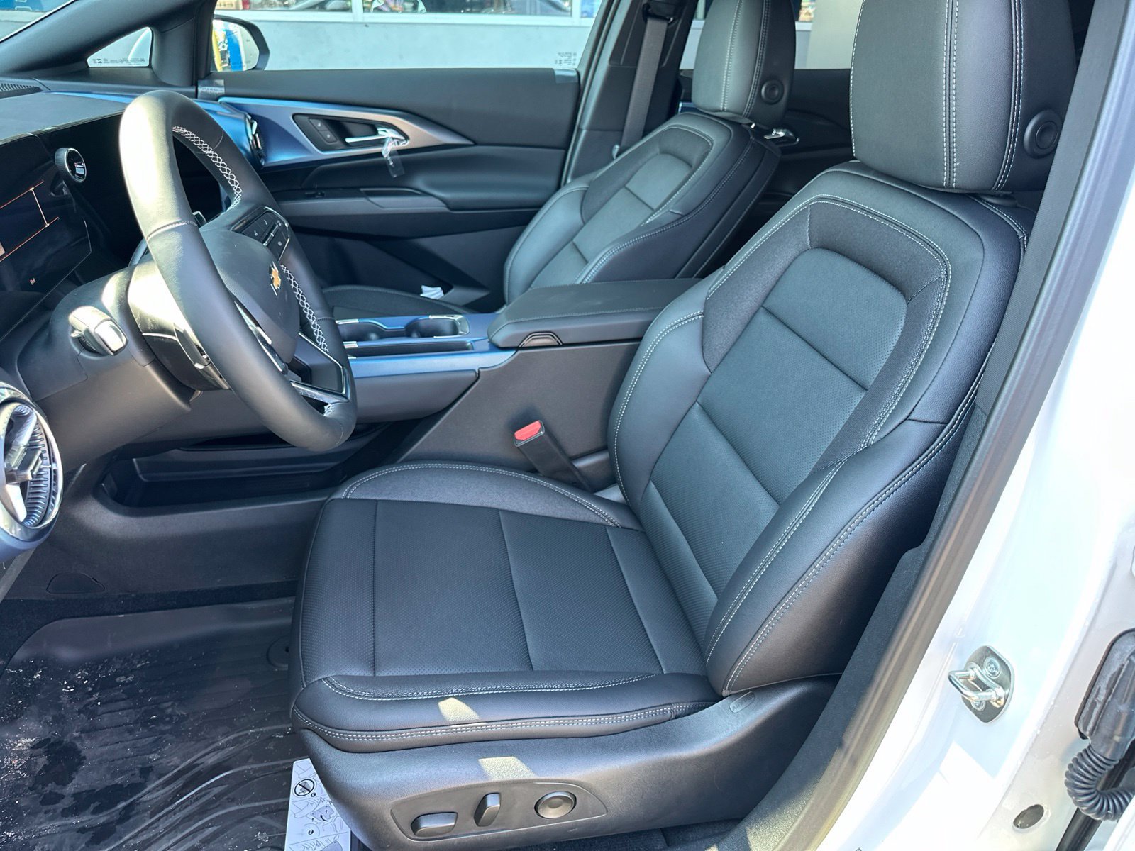 New 2026 Chevrolet Equinox EV LT FWD image 16