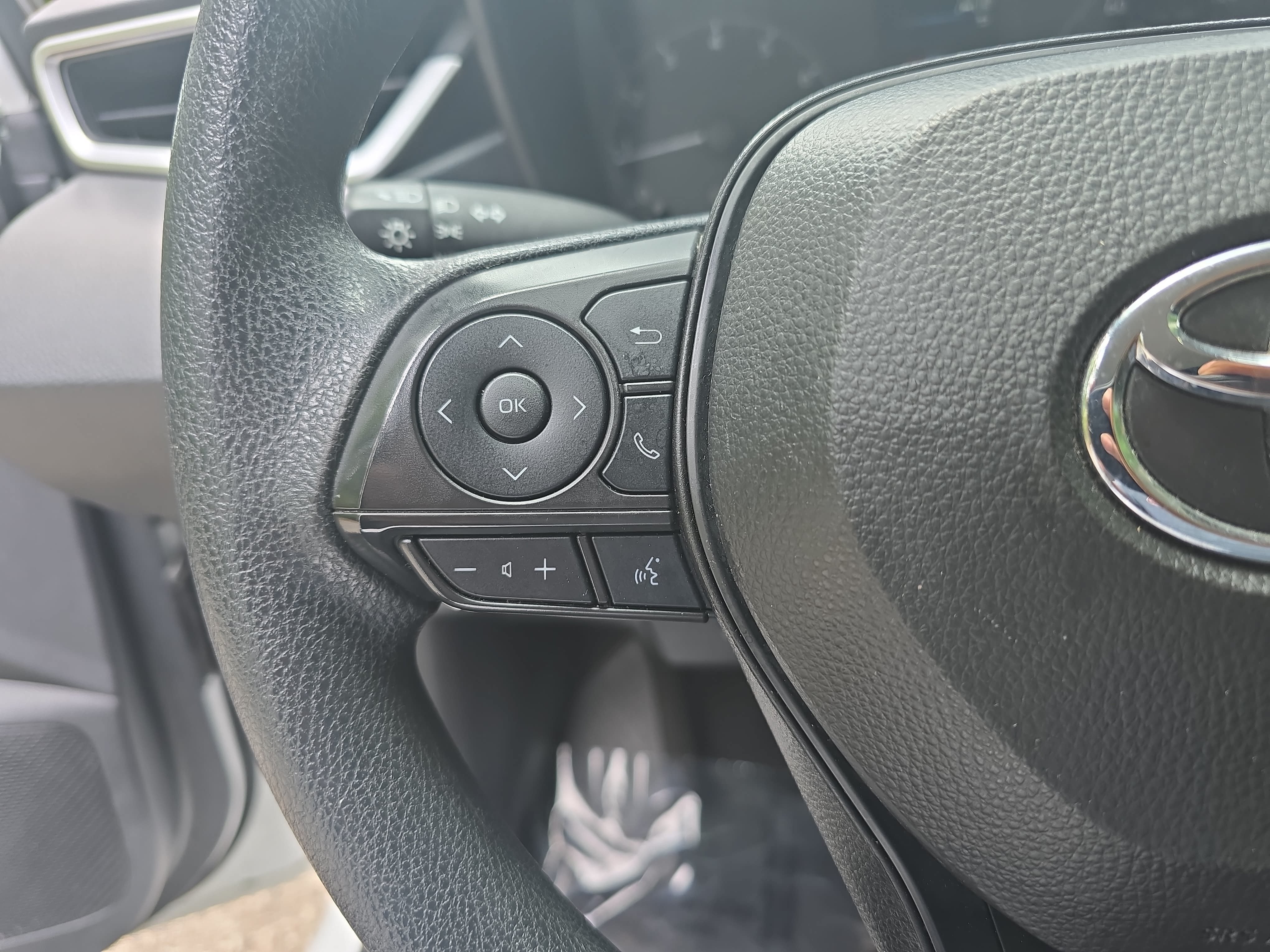 Used 2024 Toyota Corolla LE FWD image 16