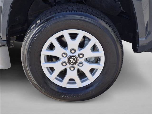 Certified 2024 Toyota Tacoma SR5 AWD/4WD image 21