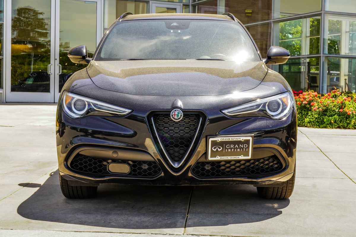 Used 2023 Alfa Romeo Stelvio Ti AWD/4WD image 7