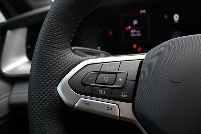 New 2025 Volkswagen Tiguan SE R-Line image 14