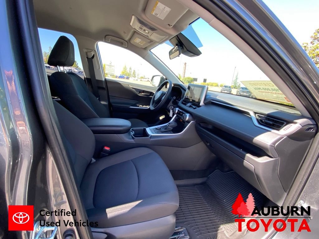 Certified 2025 Toyota RAV4 LE AWD/4WD image 15