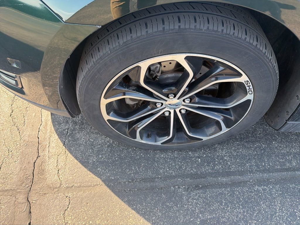 Used 2013 Ford Taurus SHO image 2