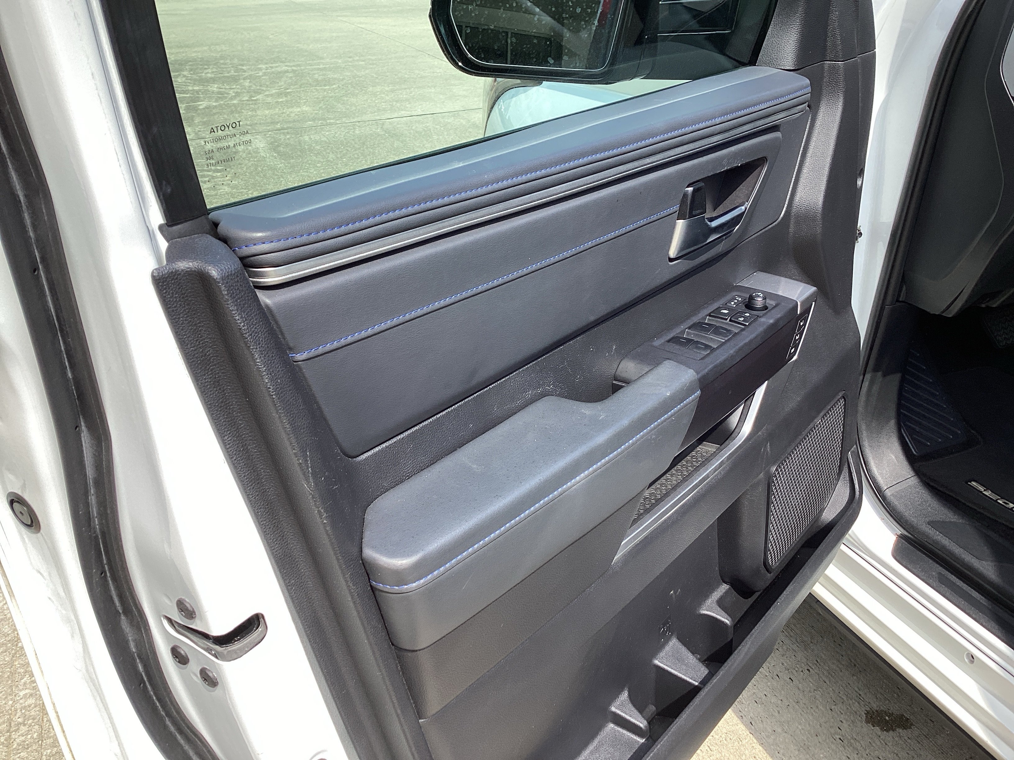 Used 2023 Toyota Sequoia Platinum AWD/4WD image 17