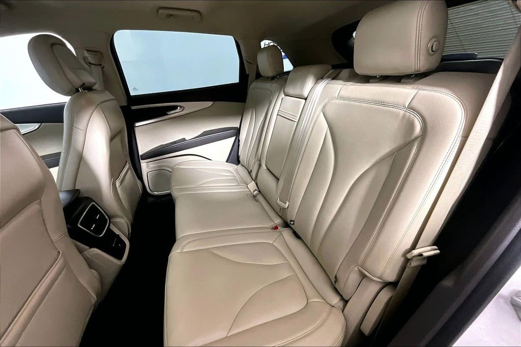 Used 2020 Lincoln Nautilus FWD image 21