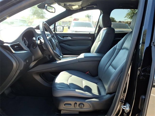 Used 2022 Buick Enclave Essence w/ Sport Touring Edition image 17