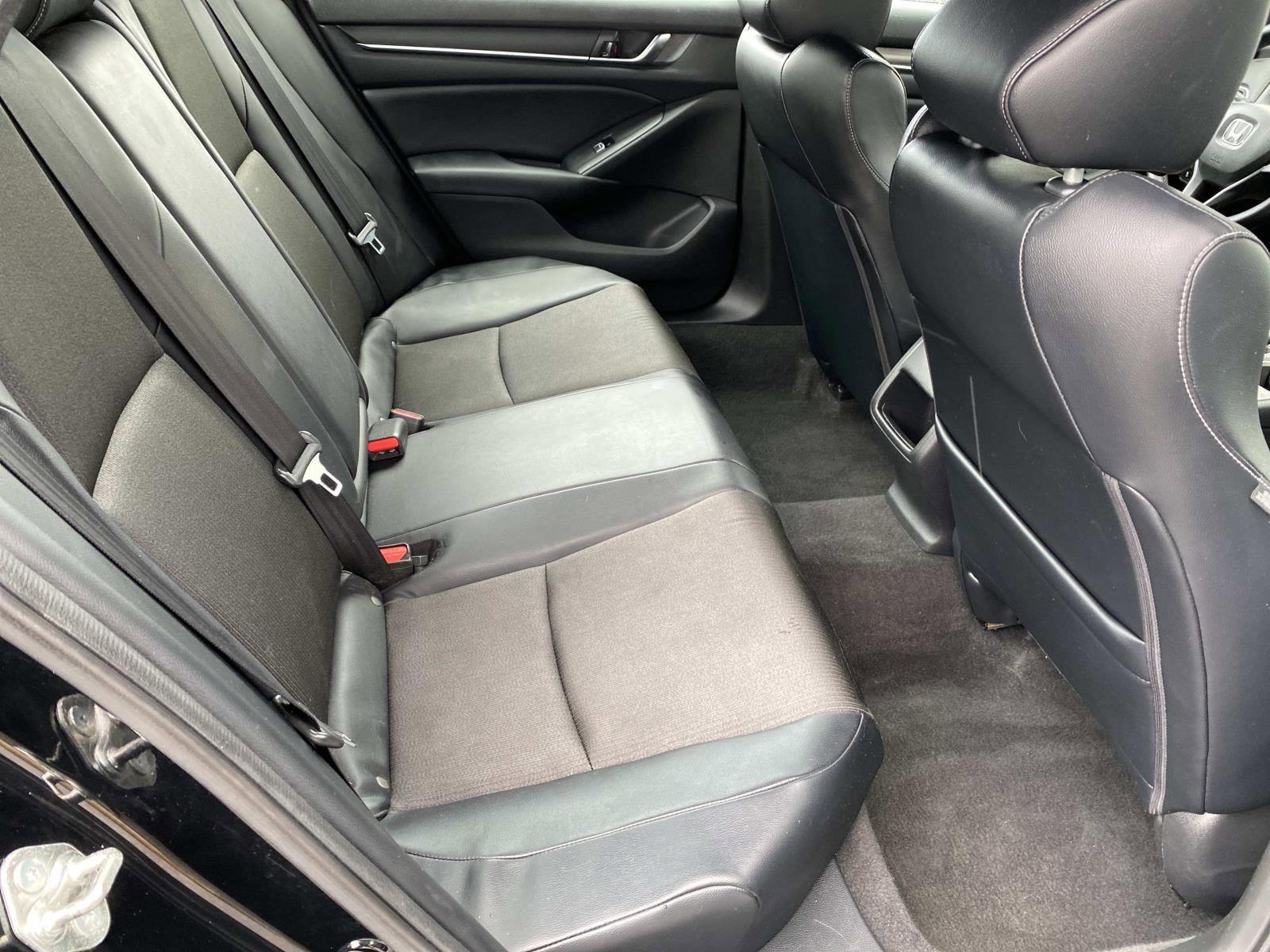 Used 2018 Honda Accord Sport image 22