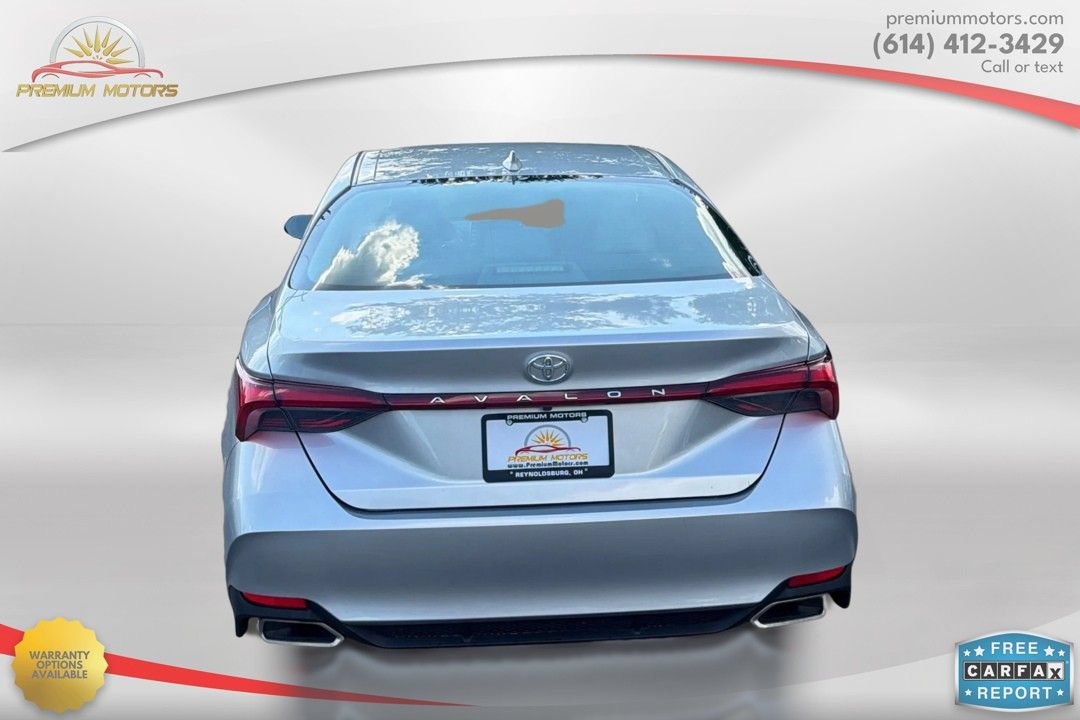 Used 2019 Toyota Avalon XLE w/ Moonroof Package FWD image 4