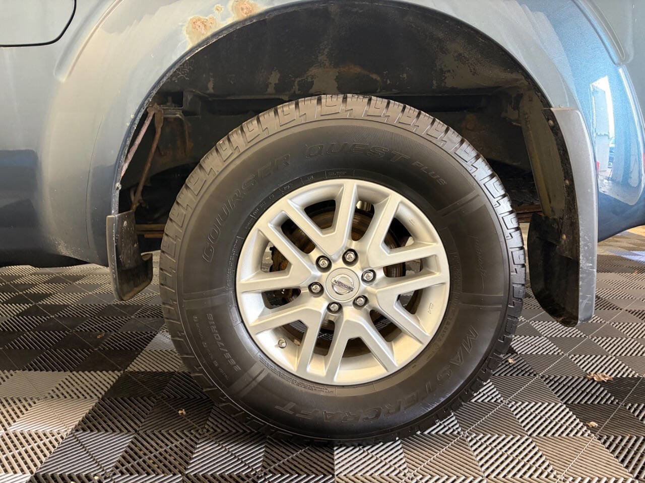 Used 2014 Nissan Frontier SV AWD/4WD image 32