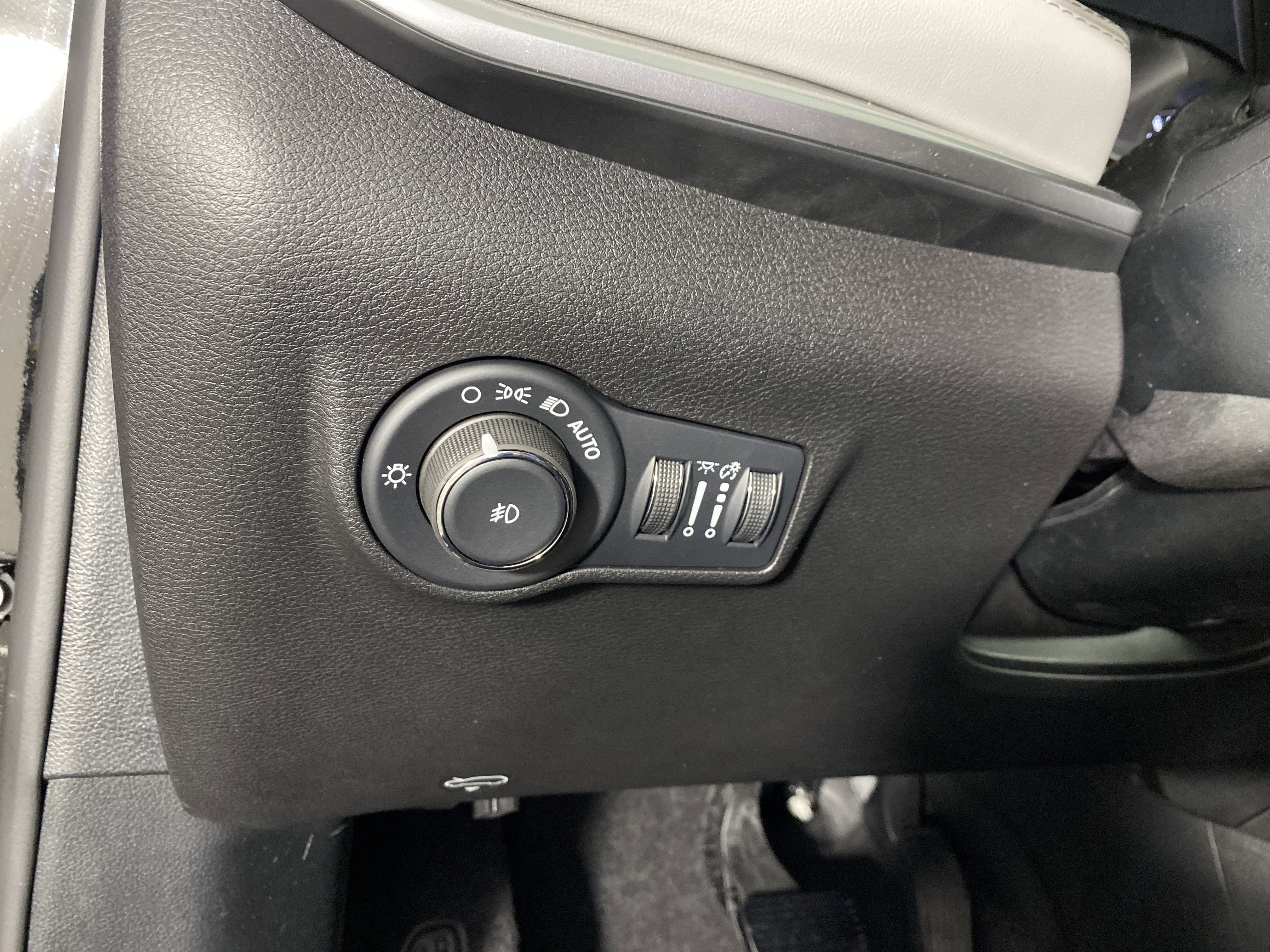 New 2026 Jeep Compass Limited image 22