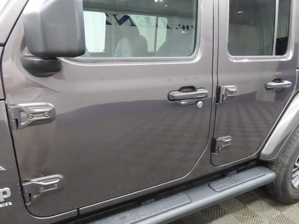Used 2024 Jeep Wrangler Unlimited Sahara w/ Technology Group AWD/4WD image 45