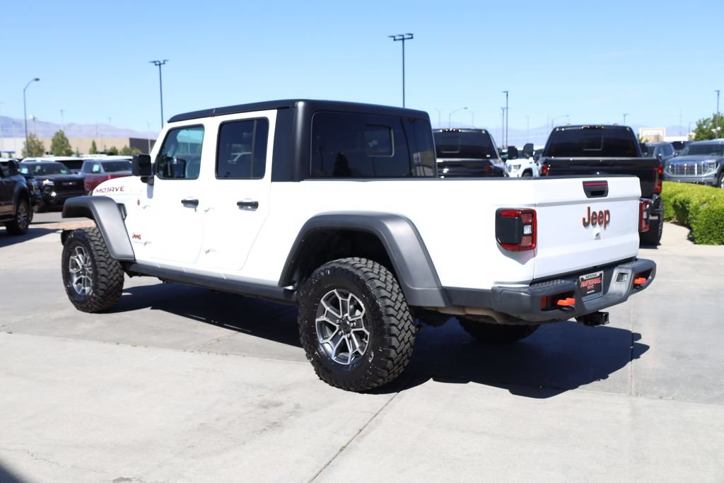 Used 2025 Jeep Gladiator Mojave w/ Convenience Group AWD/4WD image 4