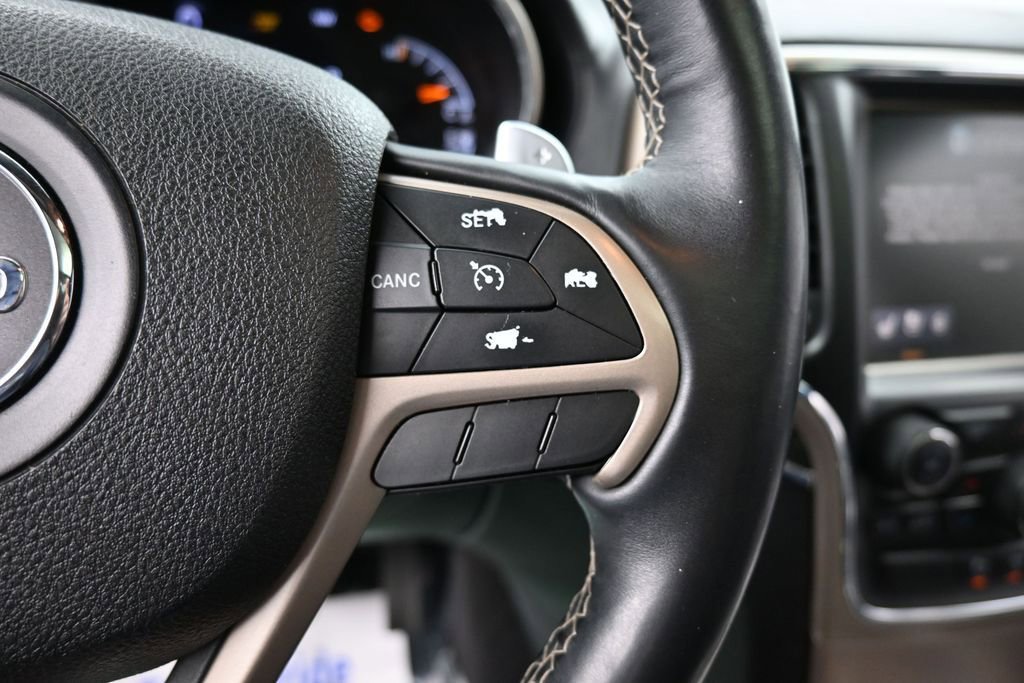Used 2015 Jeep Grand Cherokee Overland AWD/4WD image 35