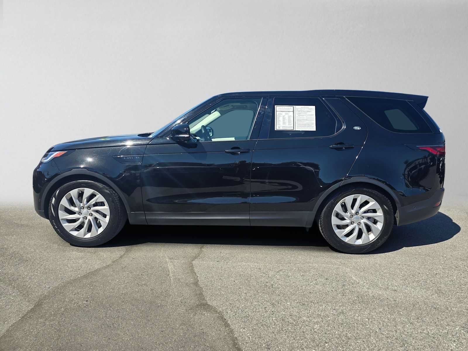 Used 2025 Land Rover Discovery S AWD/4WD image 2