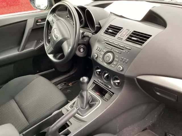 Used 2013 MAZDA MAZDA3 i SV FWD image 18
