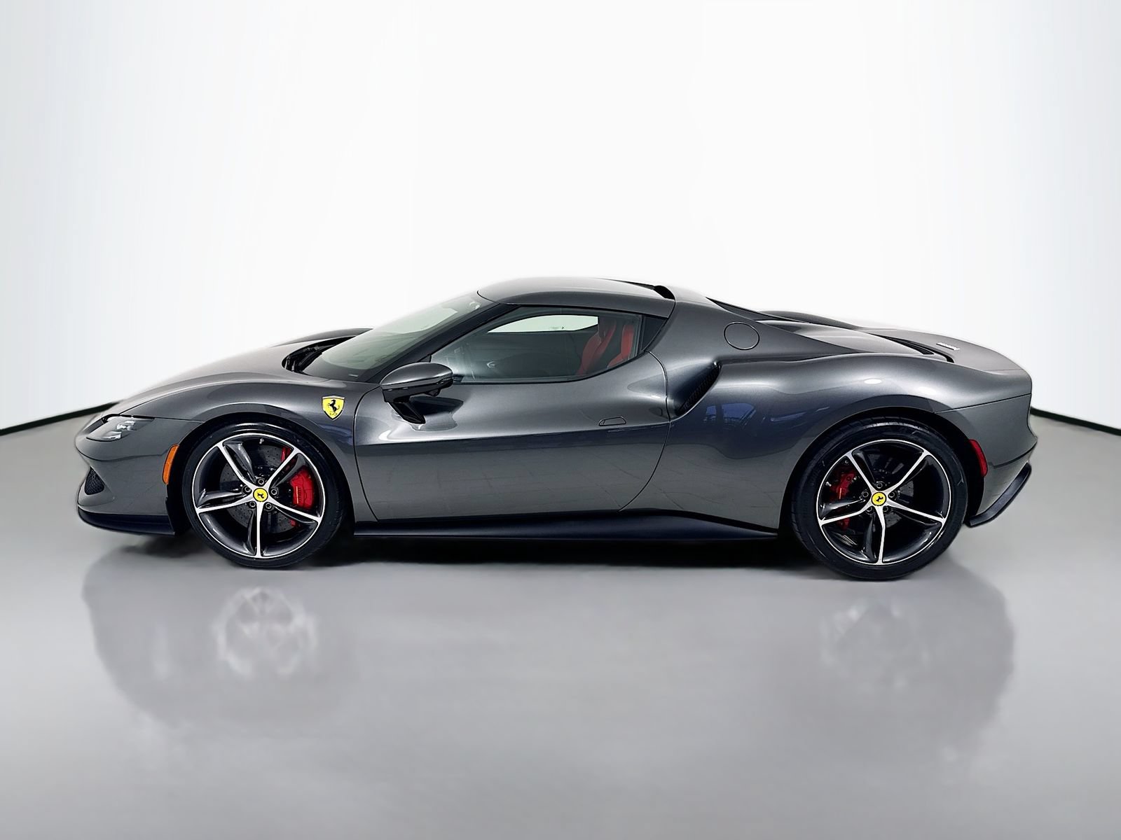 Used 2023 Ferrari 296 GTB RWD image 4