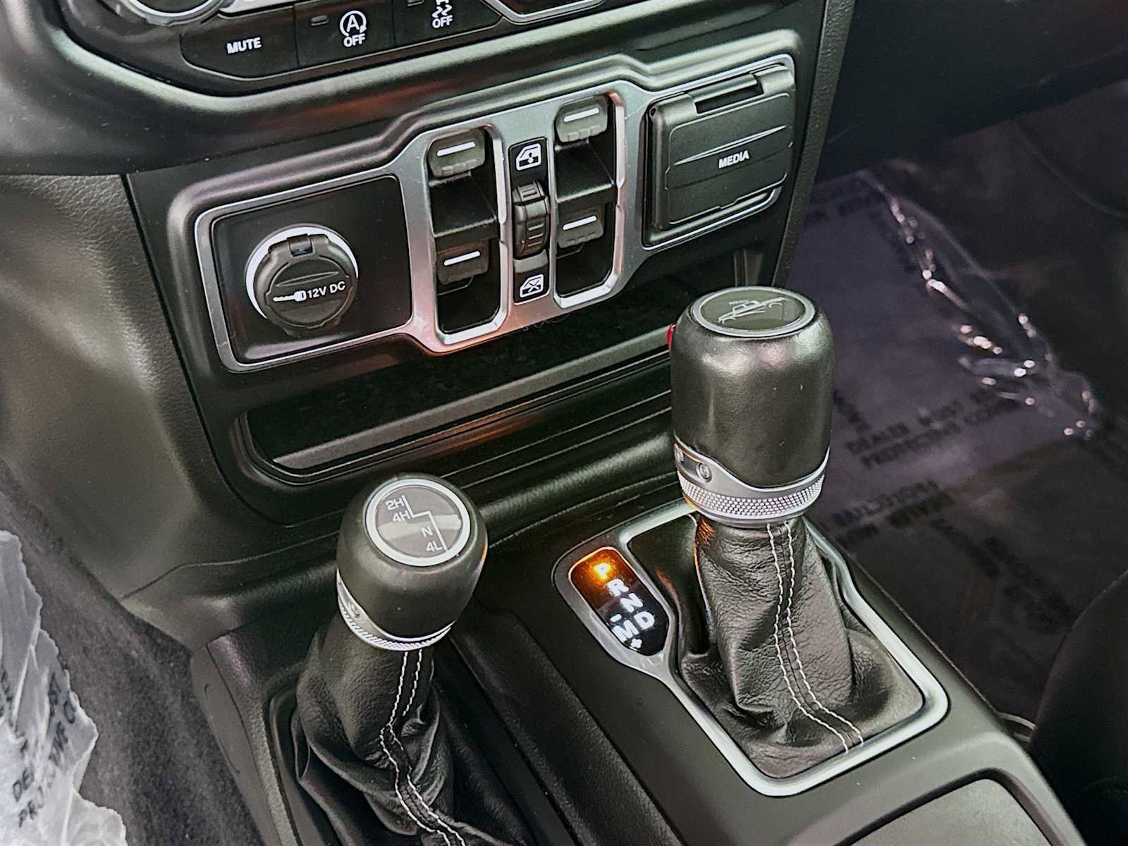 Used 2021 Jeep Gladiator Overland image 17