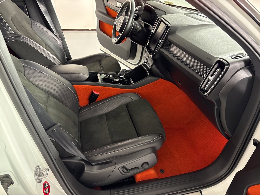 Used 2019 Volvo XC40 T5 R-Design image 41
