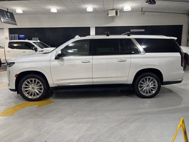 Certified 2023 Cadillac Escalade ESV Premium Luxury w/ Performance Package AWD/4WD image 5