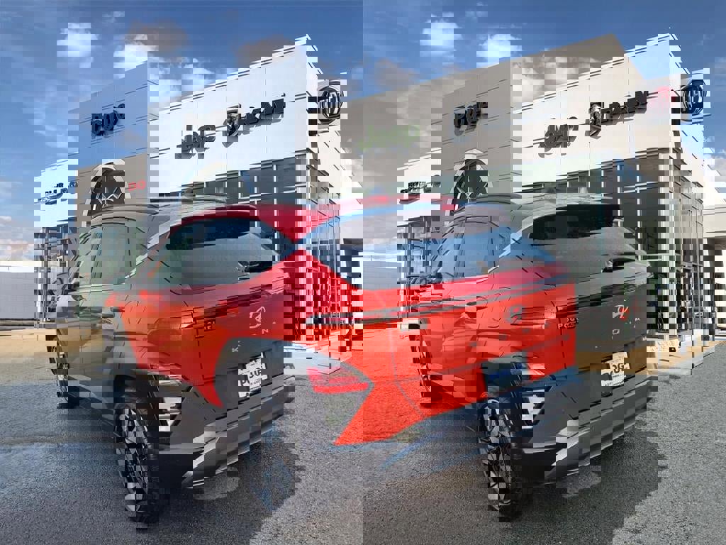 Used 2024 Hyundai Kona Limited image 3