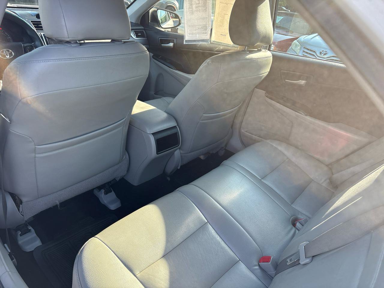 Used 2014 Toyota Camry LE w/ Moonroof Package FWD image 20