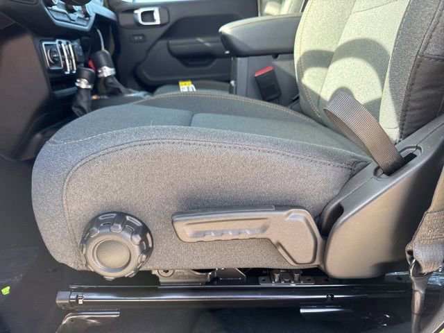 New 2026 Jeep Gladiator Sport AWD/4WD image 8